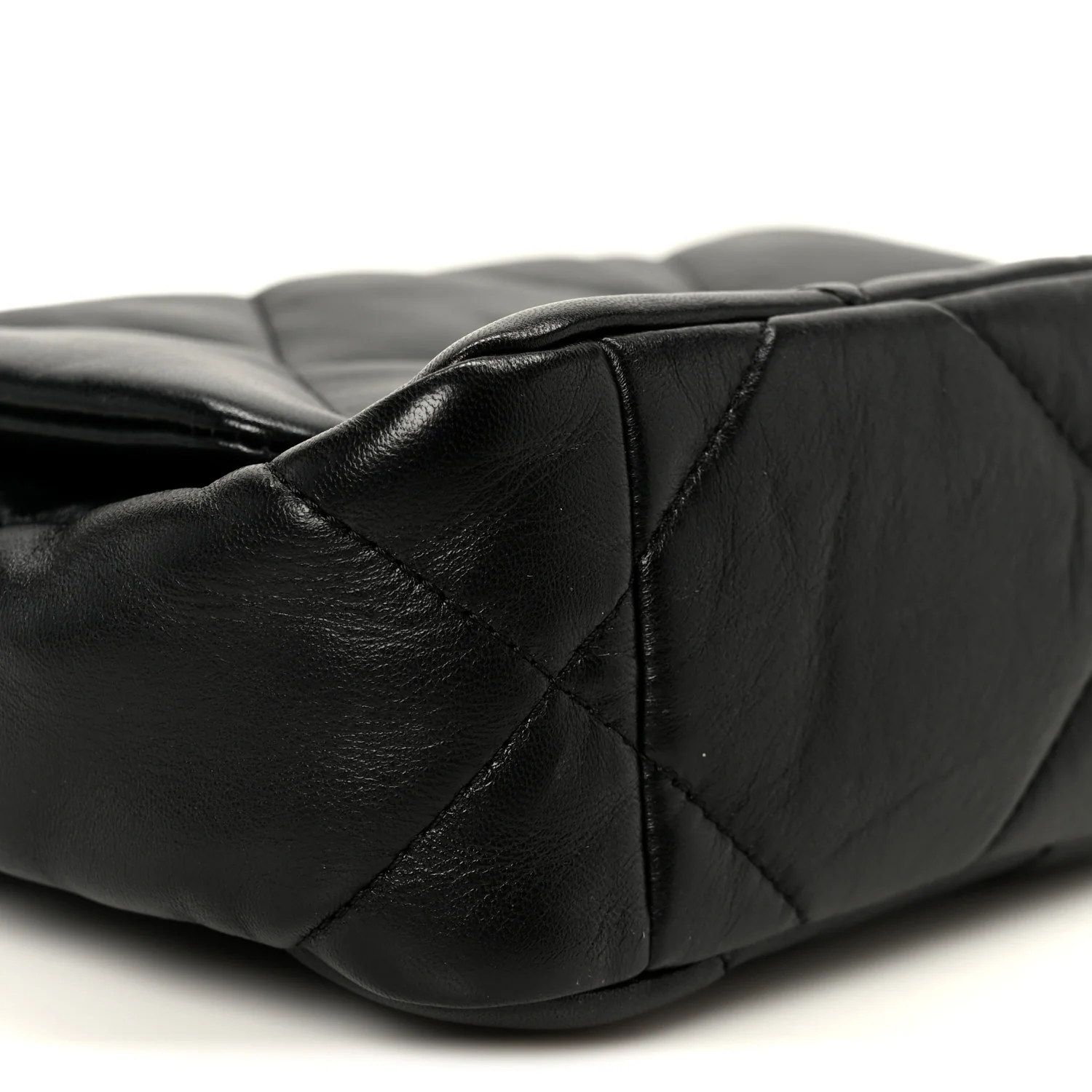 Lambskin Quilted Medium Chanel 19 Flap Black - Image 9