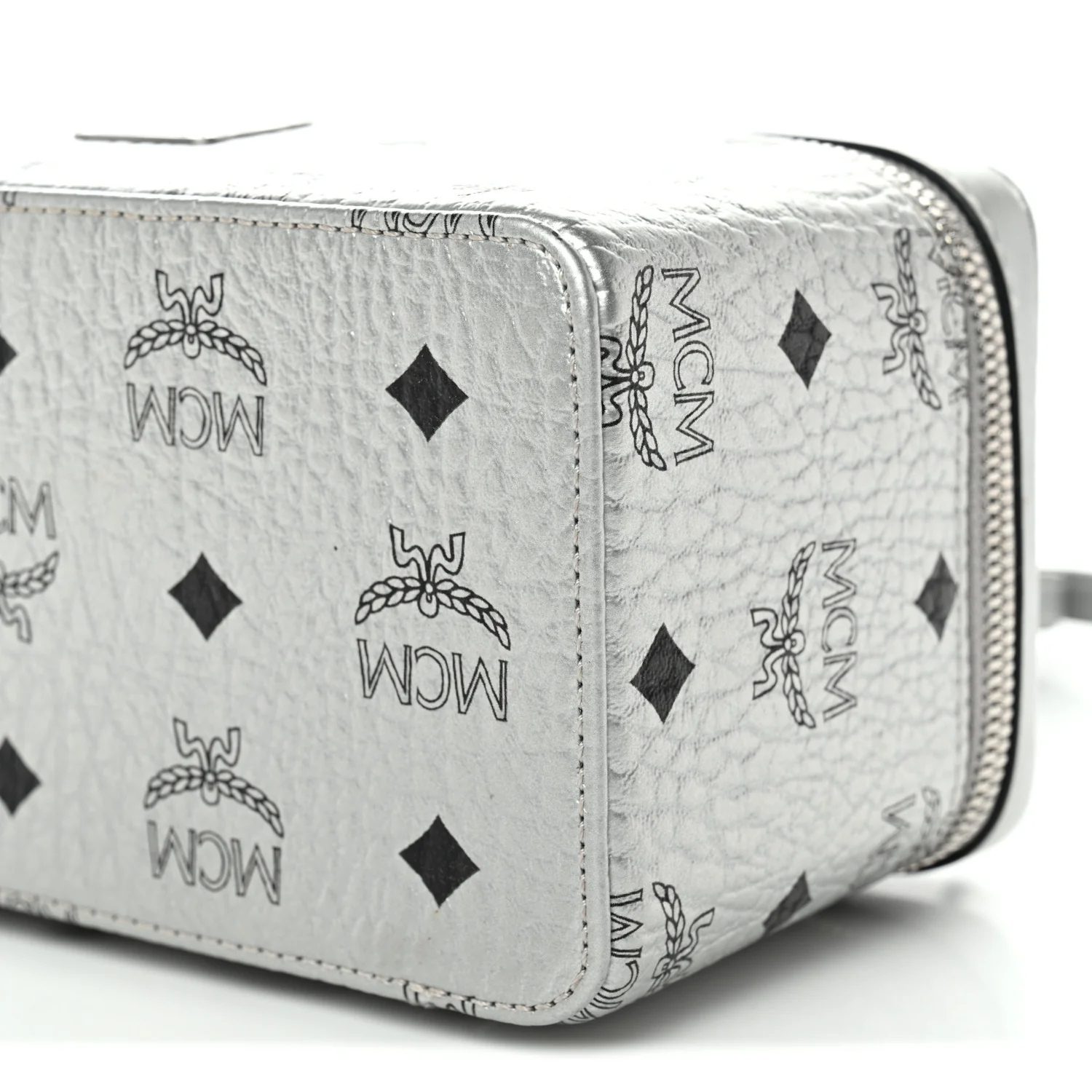 Metallic Visetos Vanity Case Silver - Image 9