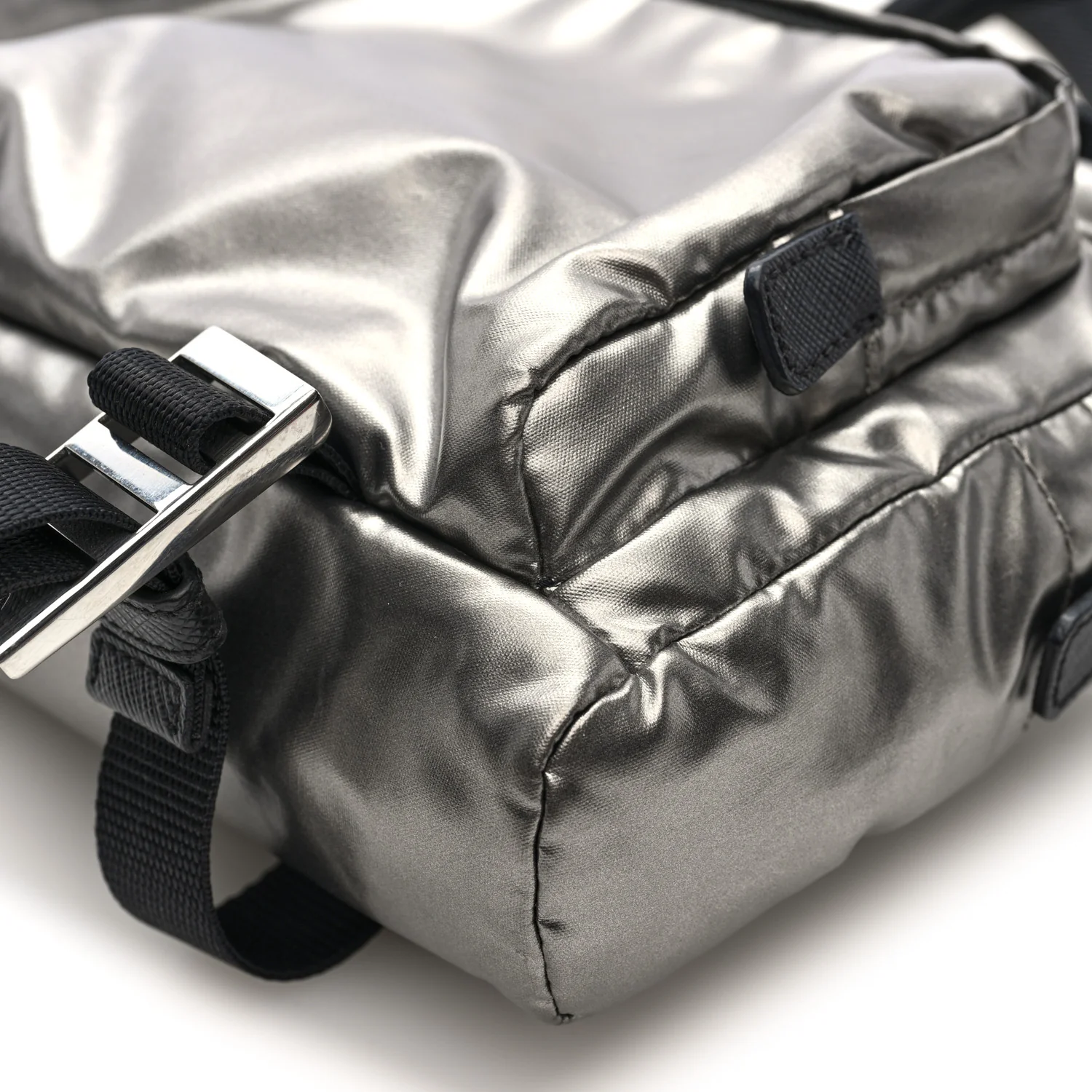 Metallic Nylon Crossbody Bag Ferro - Image 9