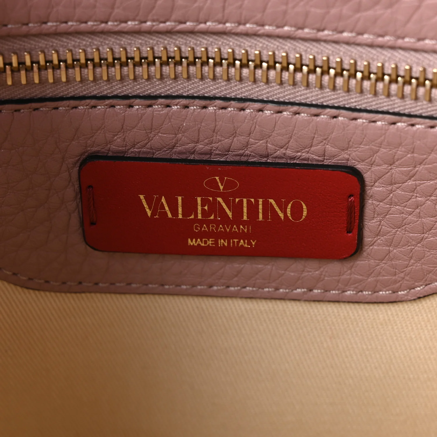 Grained Calfskin Rockstud Flip Lock Tote Lipstick - Image 10
